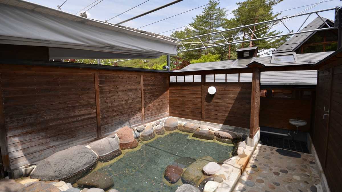 キャンプ場　露天風呂