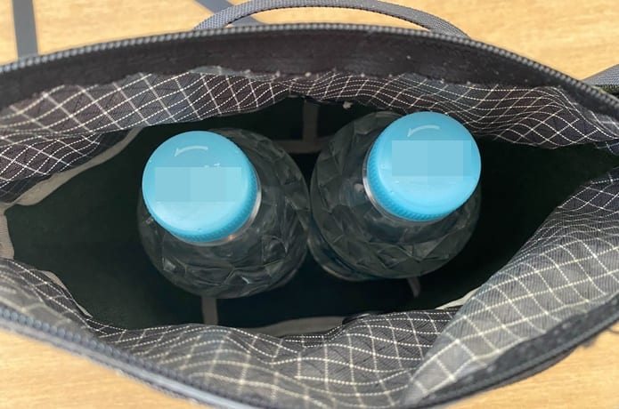 サコッシュ　ペットボトル