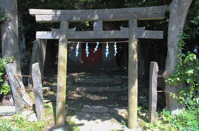 鳥屋神社　鳥居