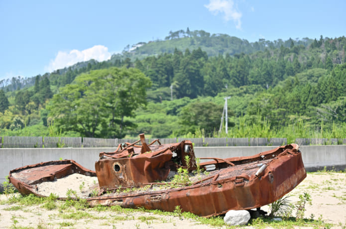田中浜にある廃船