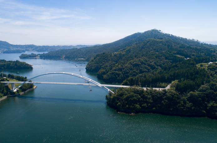気仙沼大島大橋と亀山