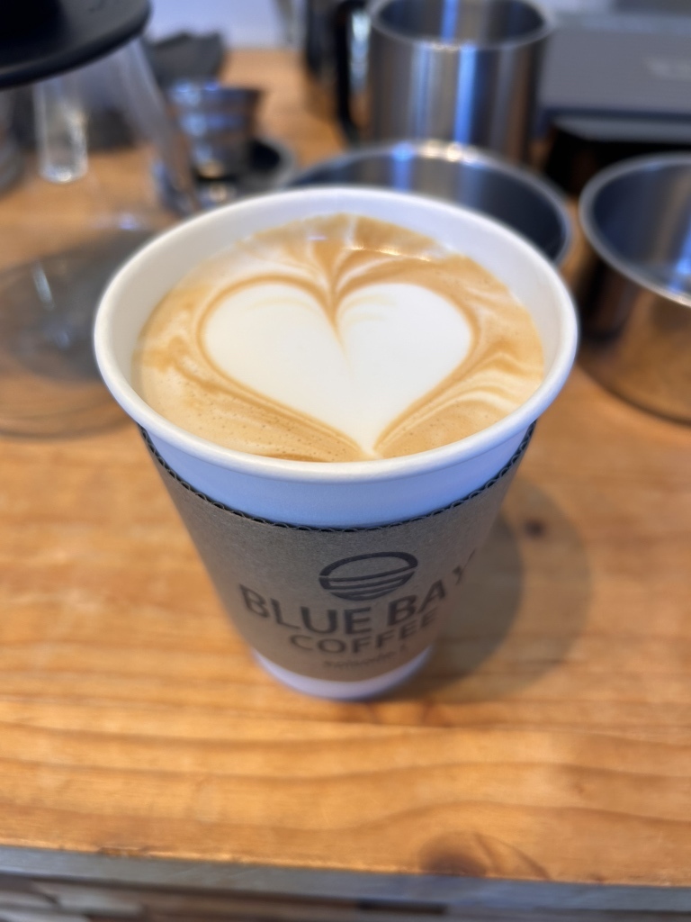 BLUEBAYCOFFEEで提供されているカプチーノ