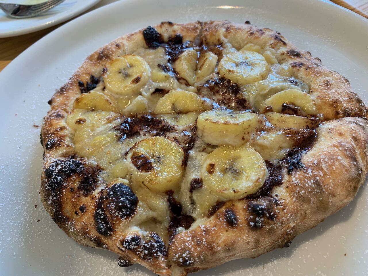 pizzeria pino isola vestaのチョコバナナピザ