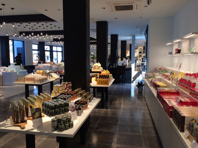 茶屋勘右衛門店内
