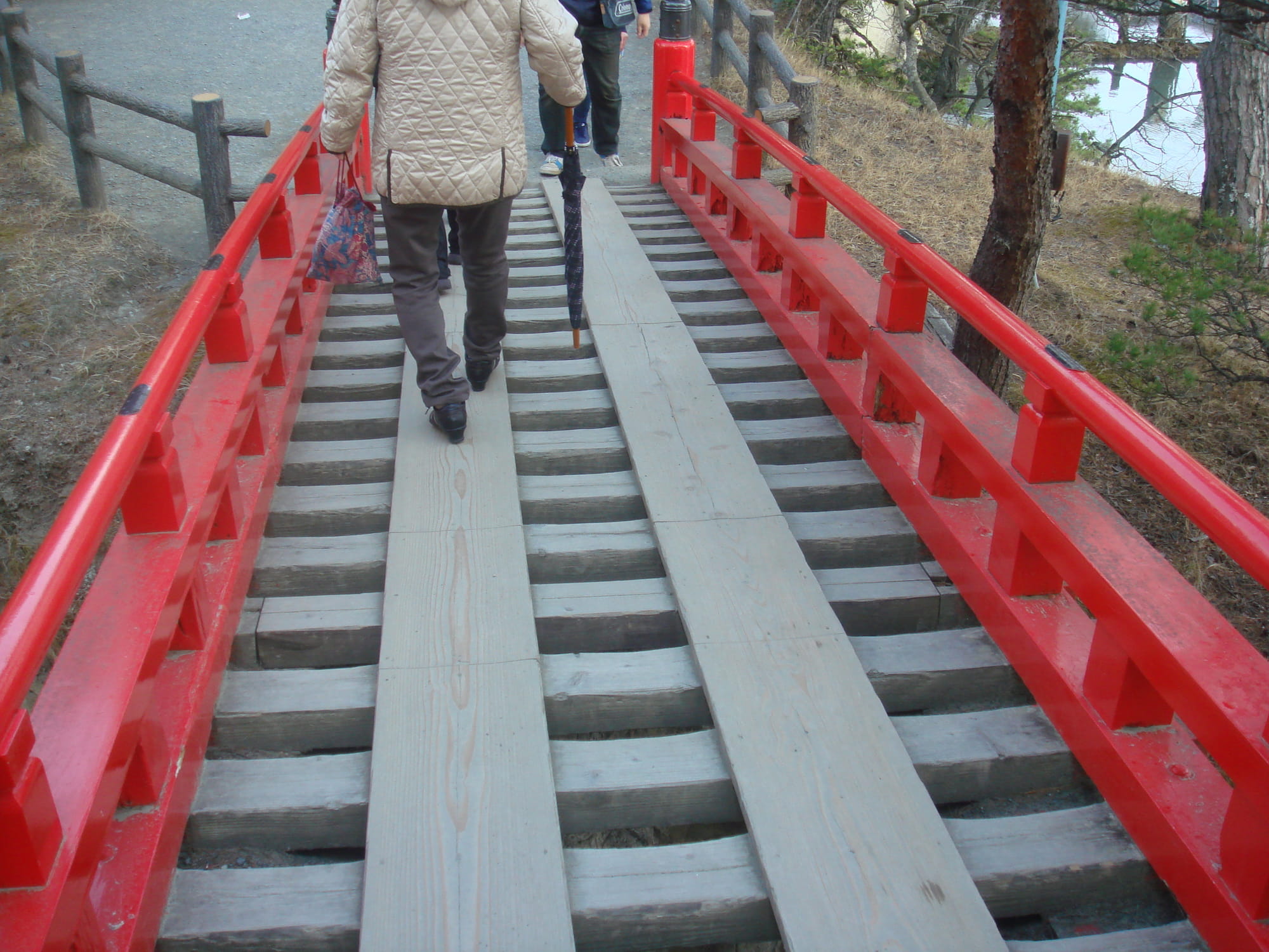 五大堂透かし橋