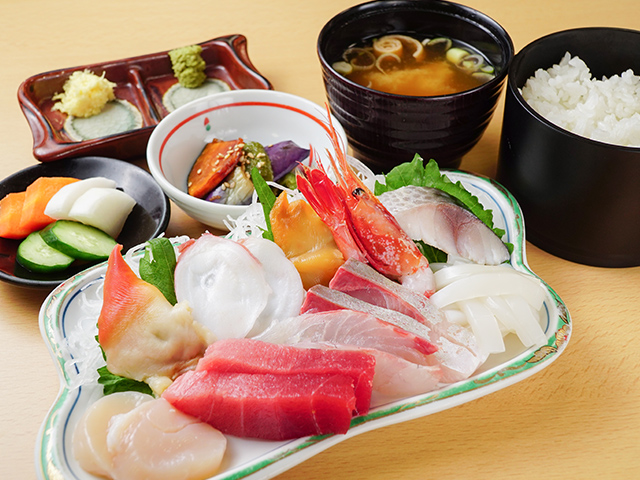 斎太郎食堂の刺身定食