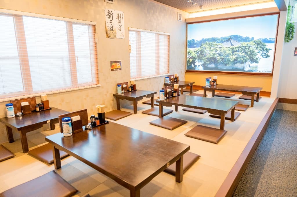 海鮮食堂二八屋内観