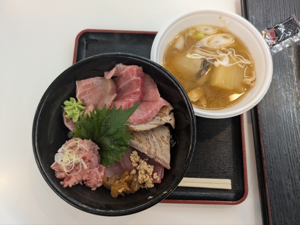 松島さかな市場の昭福丸まぐろスペシャル丼